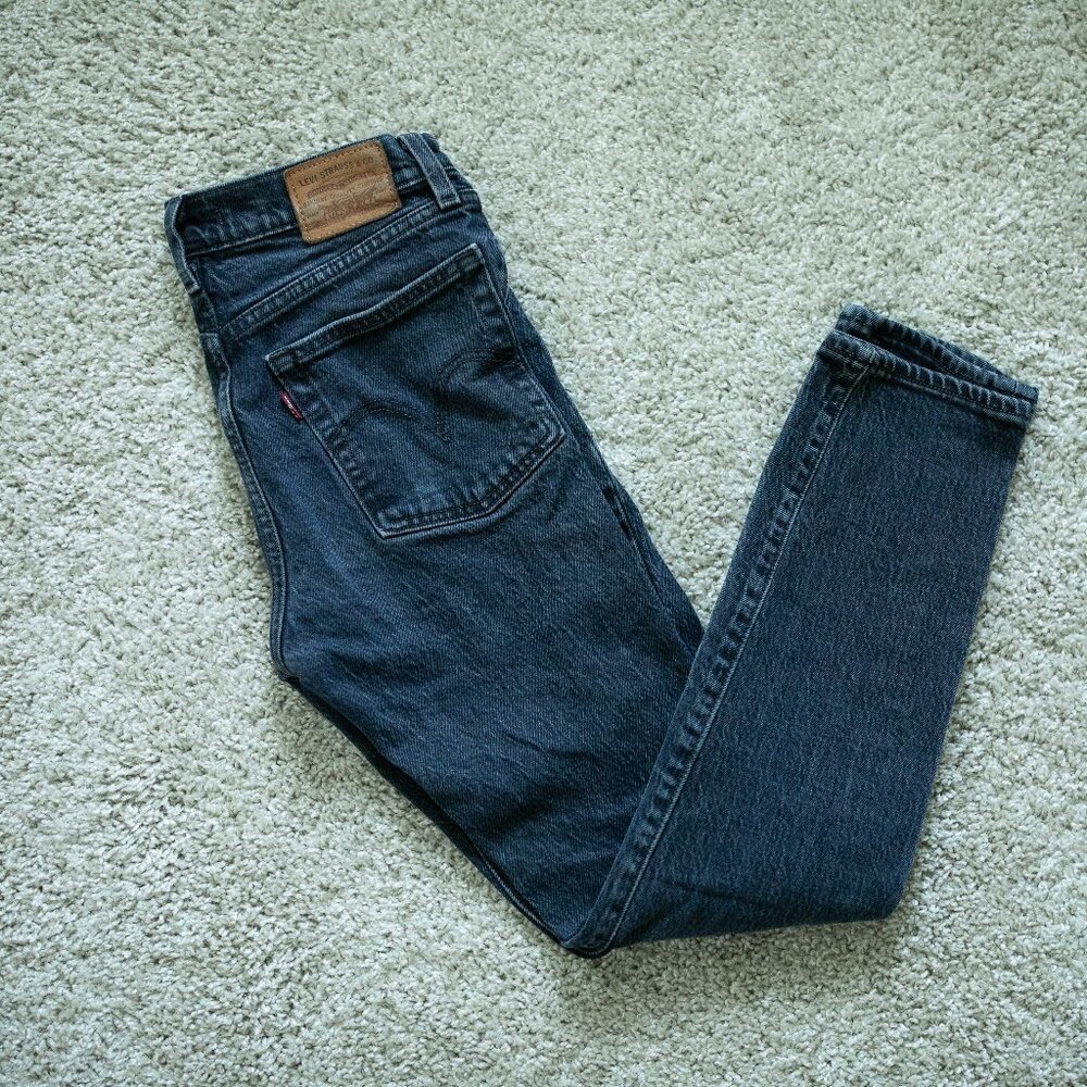 Black Levi's Wedgie Jeans